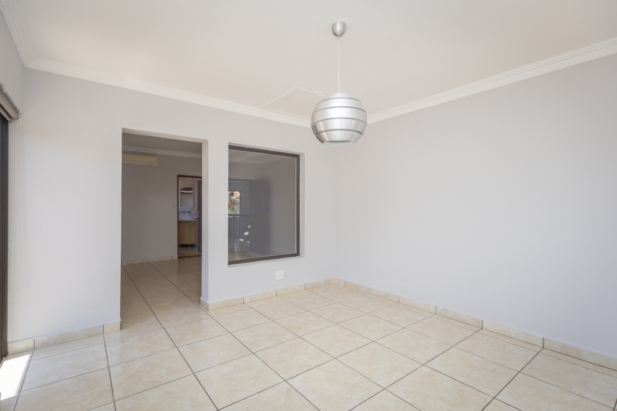 To Let 6 Bedroom Property for Rent in The Coves North West